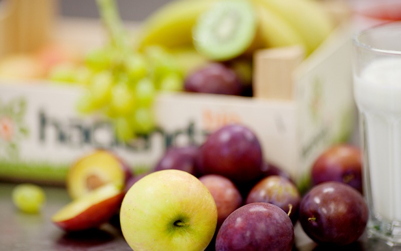 TÀgliches frisches Obst gehört zu unserer QualitÀt und unserem Service als Premium Kita. TÀgliches frisches Obst gehört zu unserer QualitÀt und unserem Service als Premium Kita.