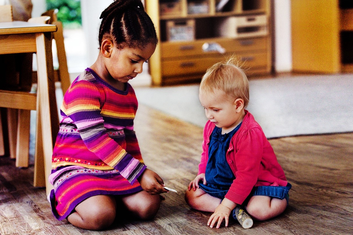 Des enfants qui se sentent bien à la crèche.